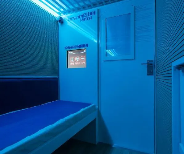 Capsule hotel Resting Pods - Zzzleepandgo Bgh Hospital